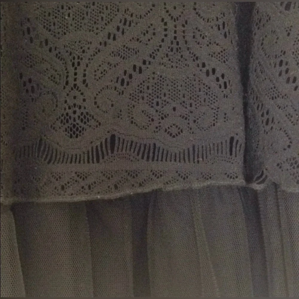 EUC 🌸 Free People Black Strapless Lace & Tulle Mini Dress | Feminine Boho Chic ✨ - Picture 3 of 6